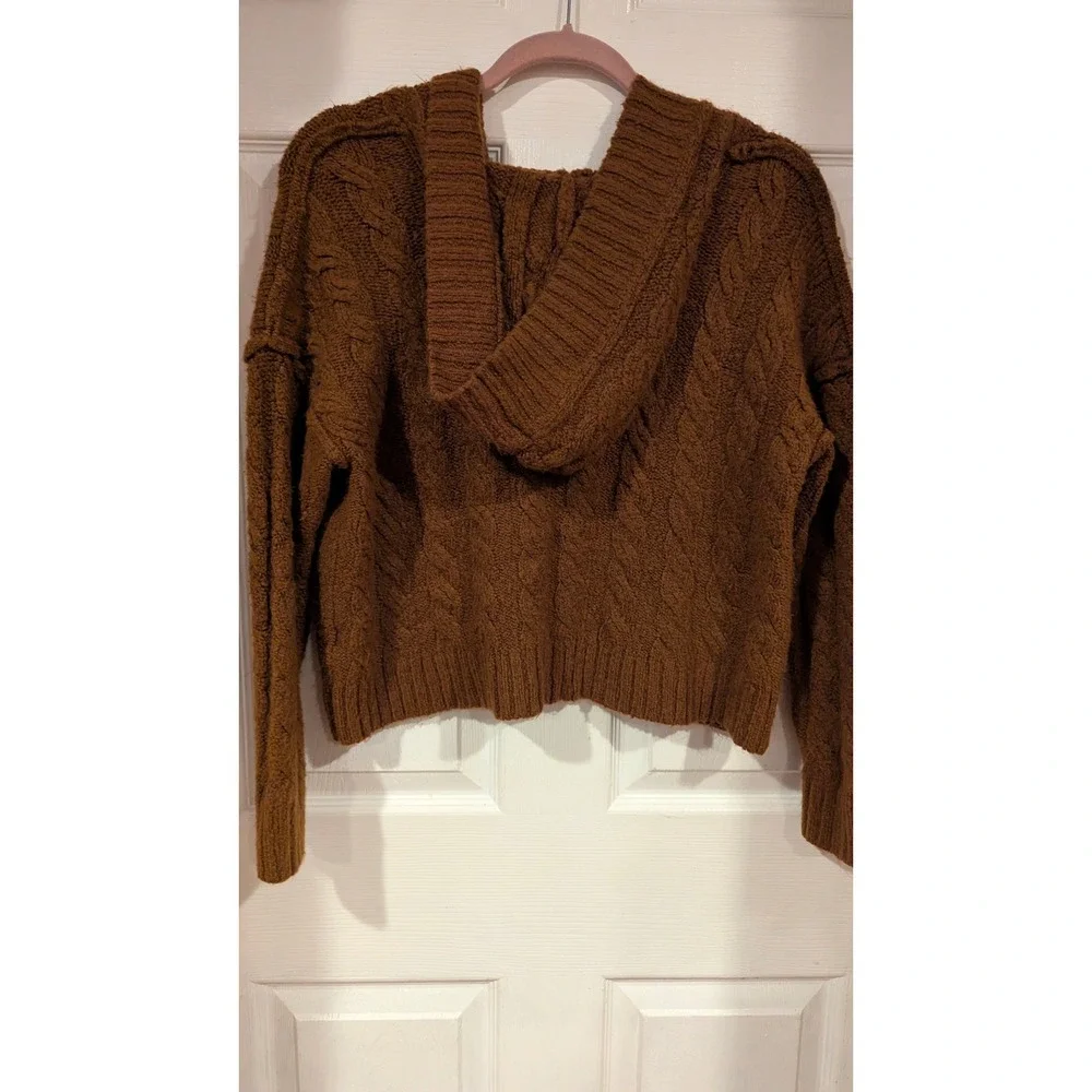 American Eagle Hooded Sweater Small Brown Cable Knit V-Neck Cropped Cozy Fall